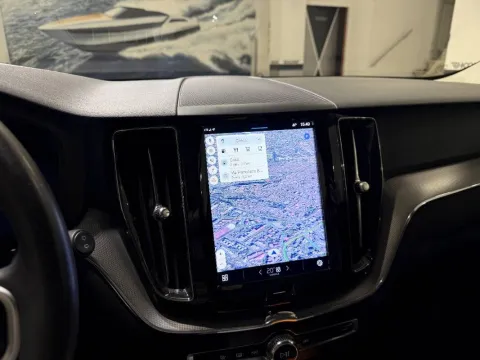 Volvo XC60 2.0 b4 Plus Dark auto - Immagine 16