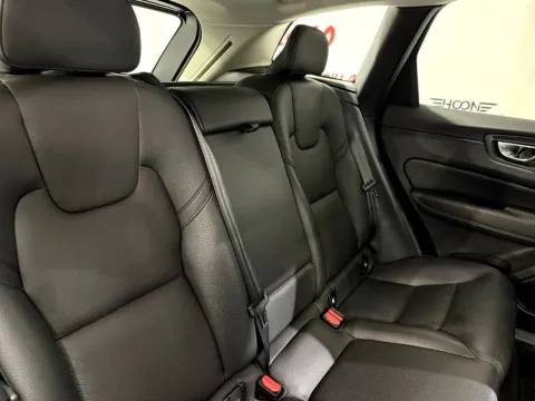 Volvo XC60 2.0 b4 Plus Dark auto - Immagine 21