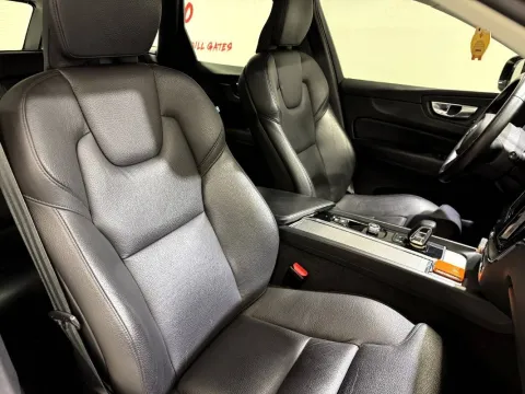 Volvo XC60 2.0 b4 Plus Dark auto - Immagine 24