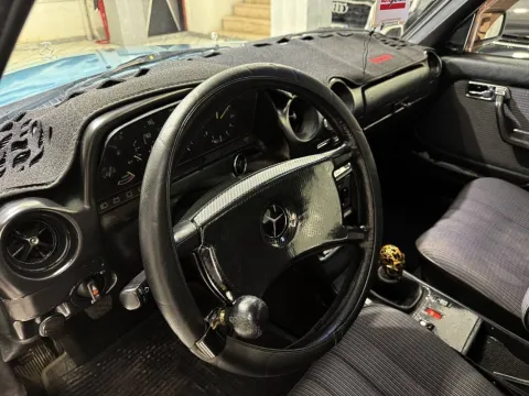 Mercedes E 200 - Immagine 15