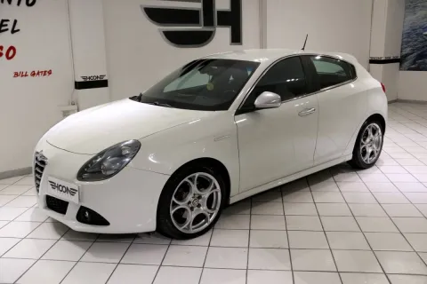 Alfa Romeo Giulietta 1.4 t. m.air Distinctive 170cv - Immagine 3