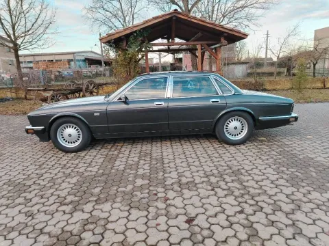 Jaguar XJ6 4.0 Daimler cat. - Immagine 8