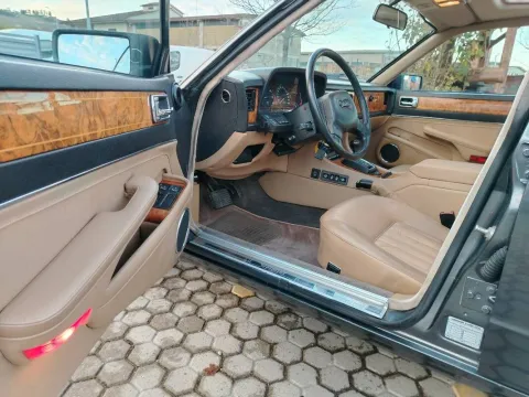 Jaguar XJ6 4.0 Daimler cat. - Immagine 11
