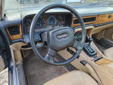 Jaguar XJ6 4.0 Daimler cat. - Immagine 17