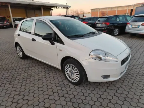Fiat Grande Punto 5p 1.4 Dynamic 77cv - Immagine 2