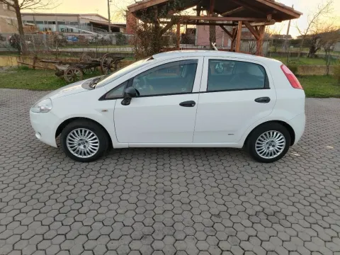 Fiat Grande Punto 5p 1.4 Dynamic 77cv - Immagine 8