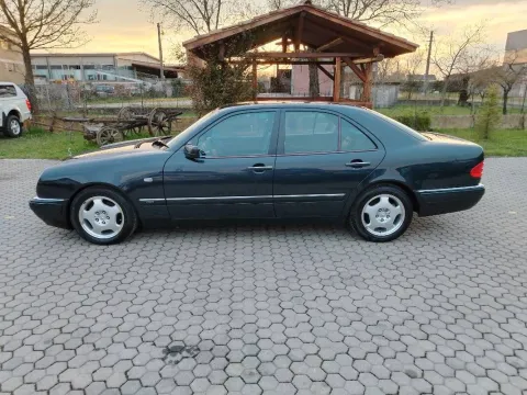 Mercedes E 200 Avantgarde - Immagine 8