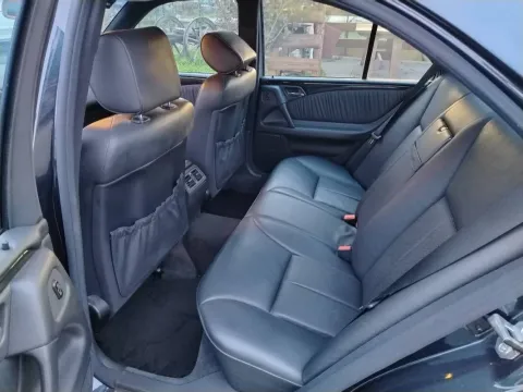 Mercedes E 200 Avantgarde - Immagine 10