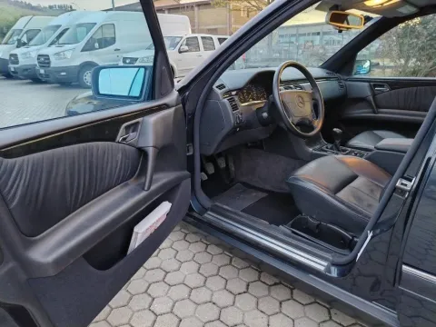 Mercedes E 200 Avantgarde - Immagine 12