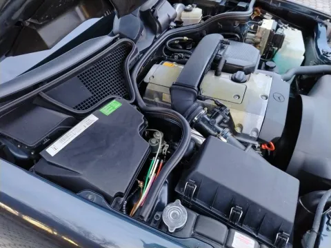 Mercedes E 200 Avantgarde - Immagine 16