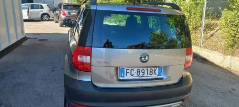 Skoda Yeti 2.0 tdi Ambition 110cv - Immagine 5
