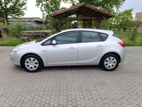 Opel Astra 5p 1.7 cdti Cosmo 110cv - Immagine 8