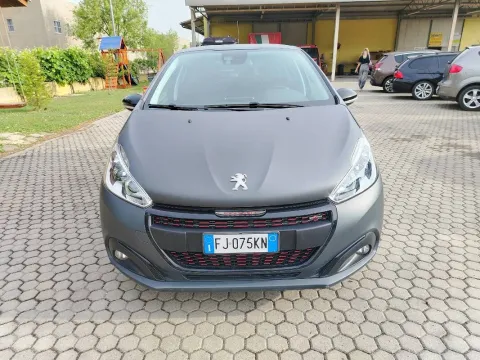 Peugeot 208 5p 1.6 bluehdi GT Line s&s 120cv - Immagine 5