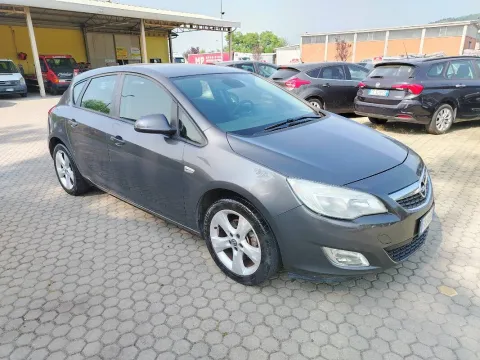 Opel Astra 5p 1.4 Cosmo 100cv 5p - Immagine 2