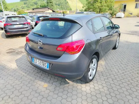 Opel Astra 5p 1.4 Cosmo 100cv 5p - Immagine 3