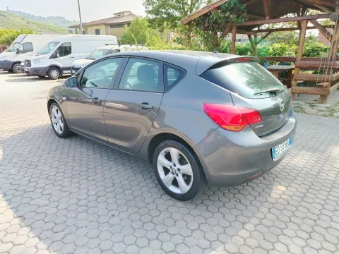 Opel Astra 5p 1.4 Cosmo 100cv 5p - Immagine 4