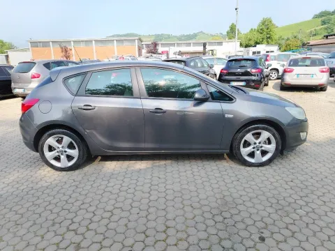 Opel Astra 5p 1.4 Cosmo 100cv 5p - Immagine 6