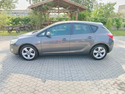 Opel Astra 5p 1.4 Cosmo 100cv 5p - Immagine 8