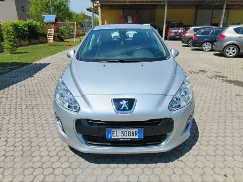 Peugeot 308 5p 1.6 e-hdi 8v Access s&s 112cv - Immagine 5