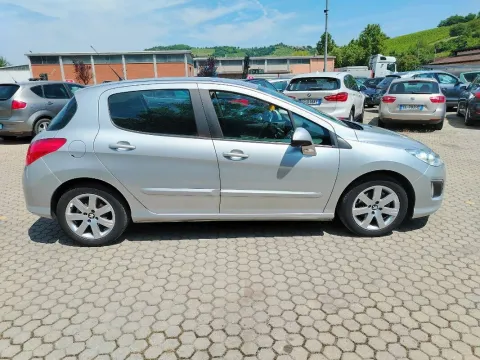 Peugeot 308 5p 1.6 e-hdi 8v Access s&s 112cv - Immagine 6
