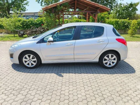 Peugeot 308 5p 1.6 e-hdi 8v Access s&s 112cv - Immagine 8