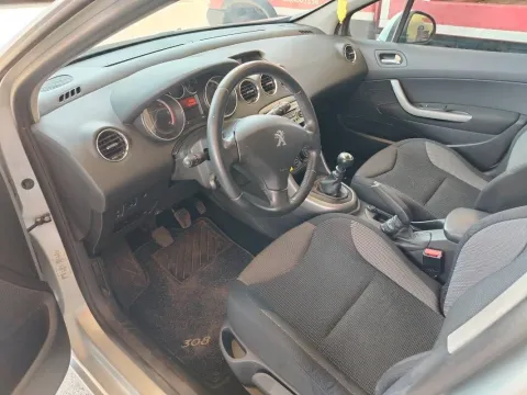 Peugeot 308 5p 1.6 e-hdi 8v Access s&s 112cv - Immagine 10