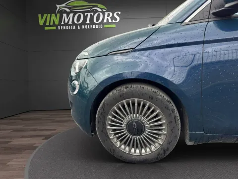 Fiat 500e 42 kWh La Prima - Immagine 20