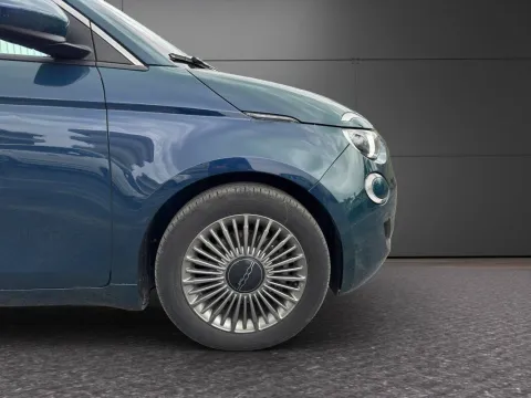 Fiat 500e 42 kWh La Prima - Immagine 22