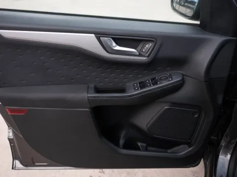 Ford Kuga 1.5 ecoblue Connect 2wd 120cv auto - Immagine 17
