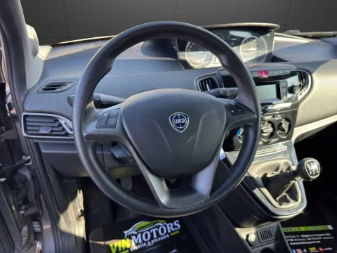 Lancia Ypsilon 1.2 MonogRam Gpl 69cv - Immagine 10
