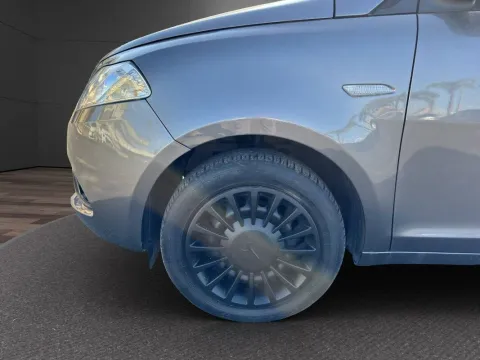 Lancia Ypsilon 1.2 MonogRam Gpl 69cv - Immagine 21