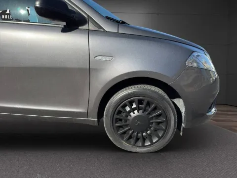 Lancia Ypsilon 1.2 MonogRam Gpl 69cv - Immagine 22
