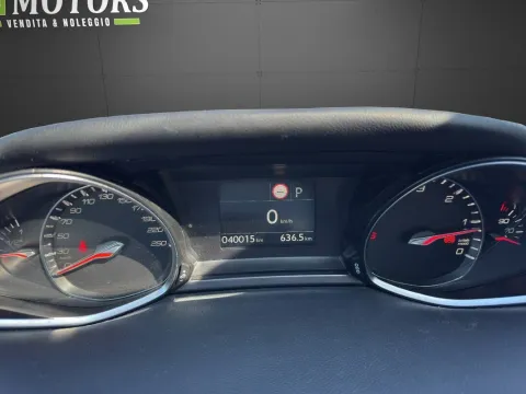 Peugeot 308 5p 1.5 bluehdi GT Line s&s 130cv eat8 - Immagine 12