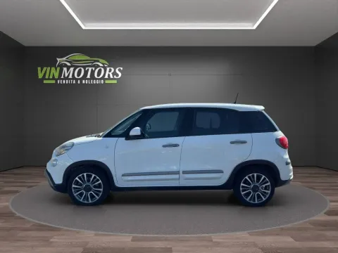 Fiat 500L 1.6 mjt Trekking 120cv E6 - Immagine 2