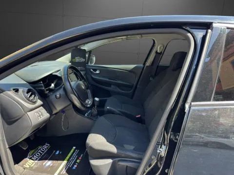 Renault Clio 1.5 dci Moschino Intens 75cv - Immagine 13