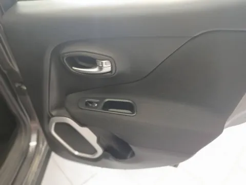 Jeep Renegade 1.6 mjt Business fwd 105cv - Immagine 24