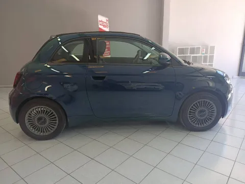 Fiat 500e 3+1 42 kWh La Prima - Immagine 5