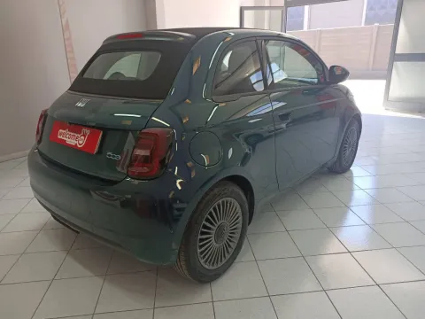 Fiat 500e 3+1 42 kWh La Prima - Immagine 9