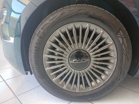 Fiat 500e 3+1 42 kWh La Prima - Immagine 32