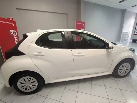 Toyota Yaris 1.5h Active - Immagine 7