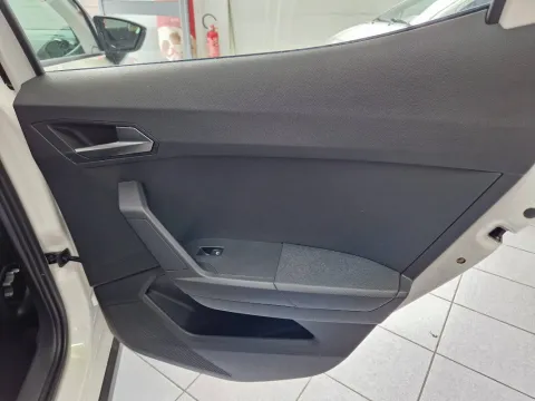 Seat Arona 1.0 ecotsi Style 95cv - Immagine 21