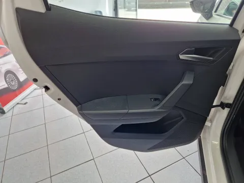 Seat Arona 1.0 ecotsi Style 95cv - Immagine 25