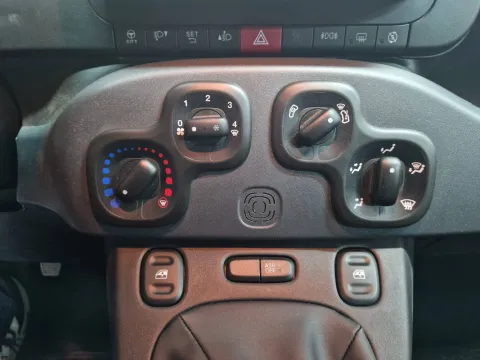 Fiat Panda 1.0 firefly hybrid s&s 70cv - Immagine 17