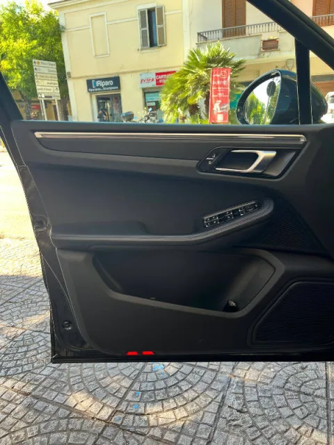 Porsche Macan 2.0 T 265cv pdk - Immagine 15