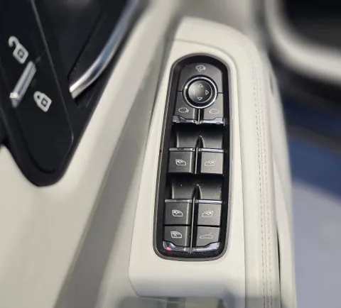 Porsche Macan 2.0 265cv pdk - Immagine 12