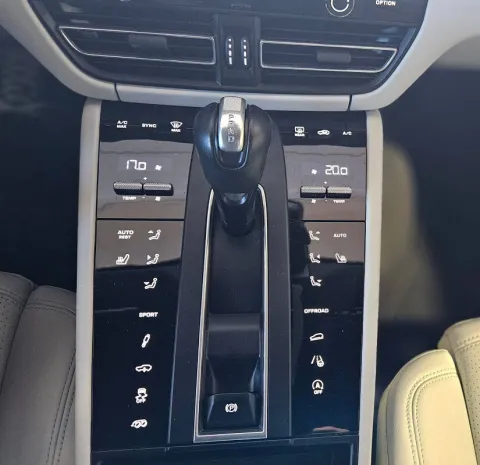 Porsche Macan 2.0 265cv pdk - Immagine 20