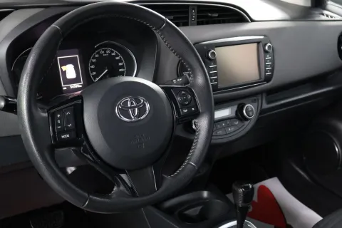 Toyota Yaris 5p 1.5h Business - Immagine 20