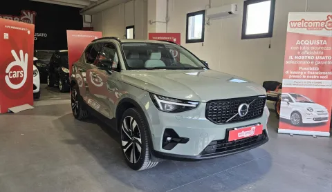 Volvo XC40 2.0 b3 Plus Dark auto - Immagine 3
