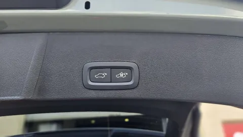 Volvo XC40 2.0 b3 Plus Dark auto - Immagine 28