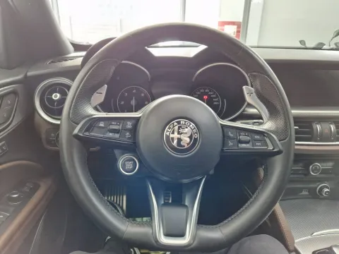 Alfa Romeo Stelvio 2.2 t Veloce Q4 210cv auto - Immagine 14